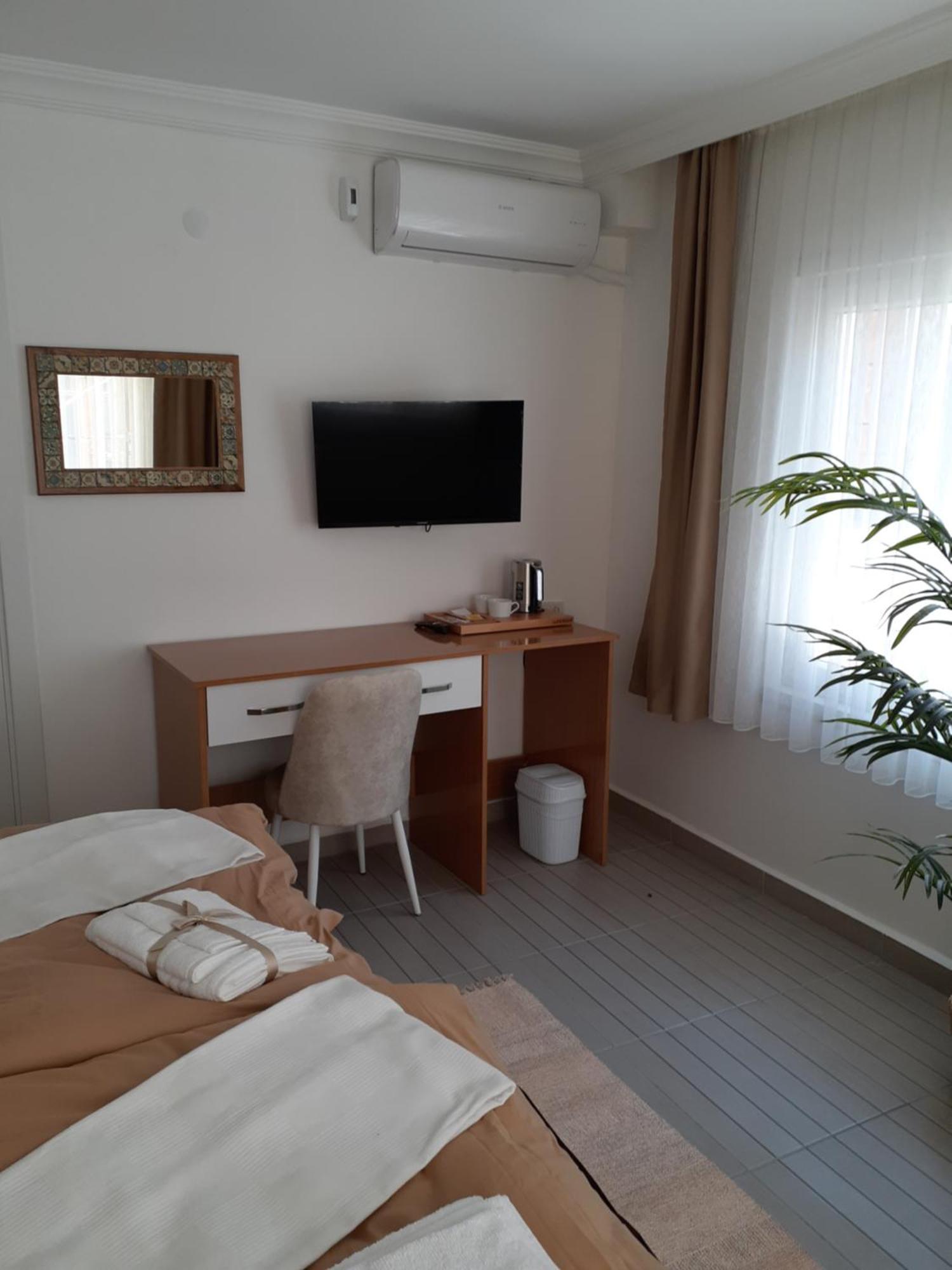 Otelia Pansiyon Ayvalı Exterior foto