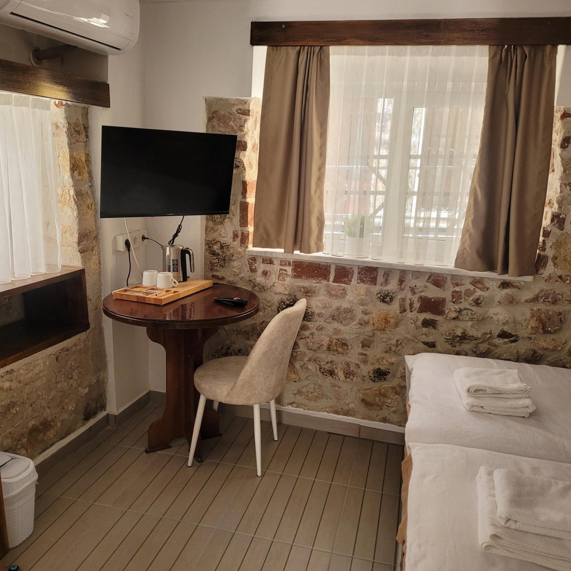 Otelia Pansiyon Ayvalı Habitación foto